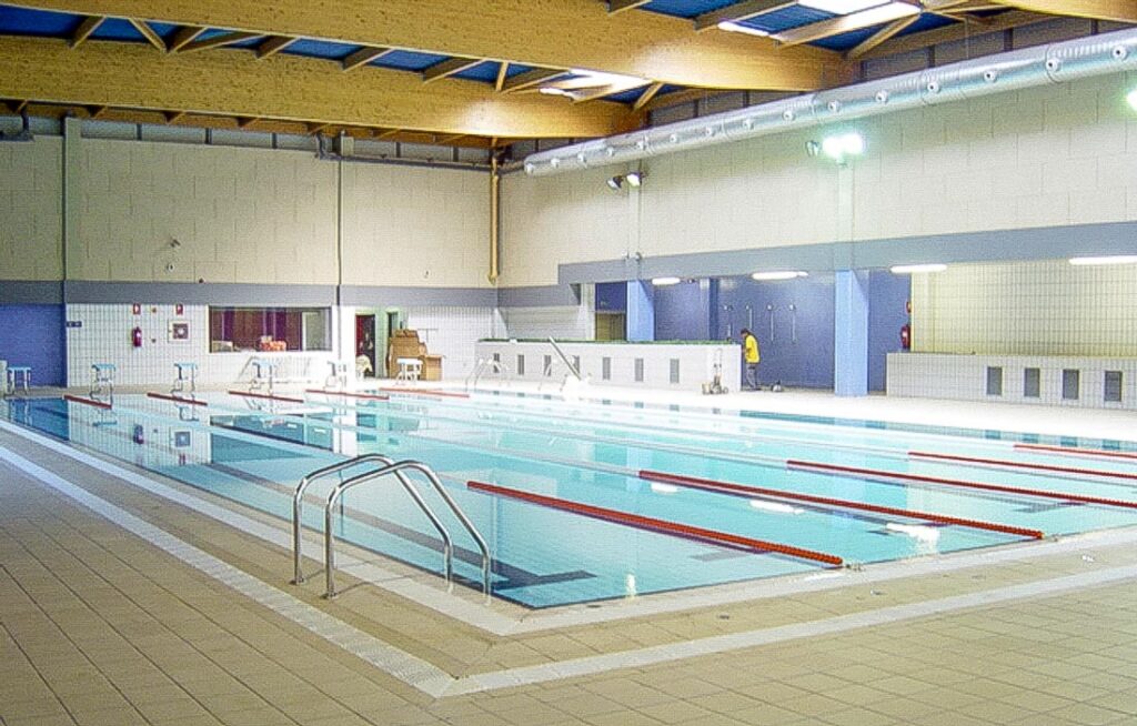 Piscinas Siglo XXI en Zaragoza por Ruberte Piscinas