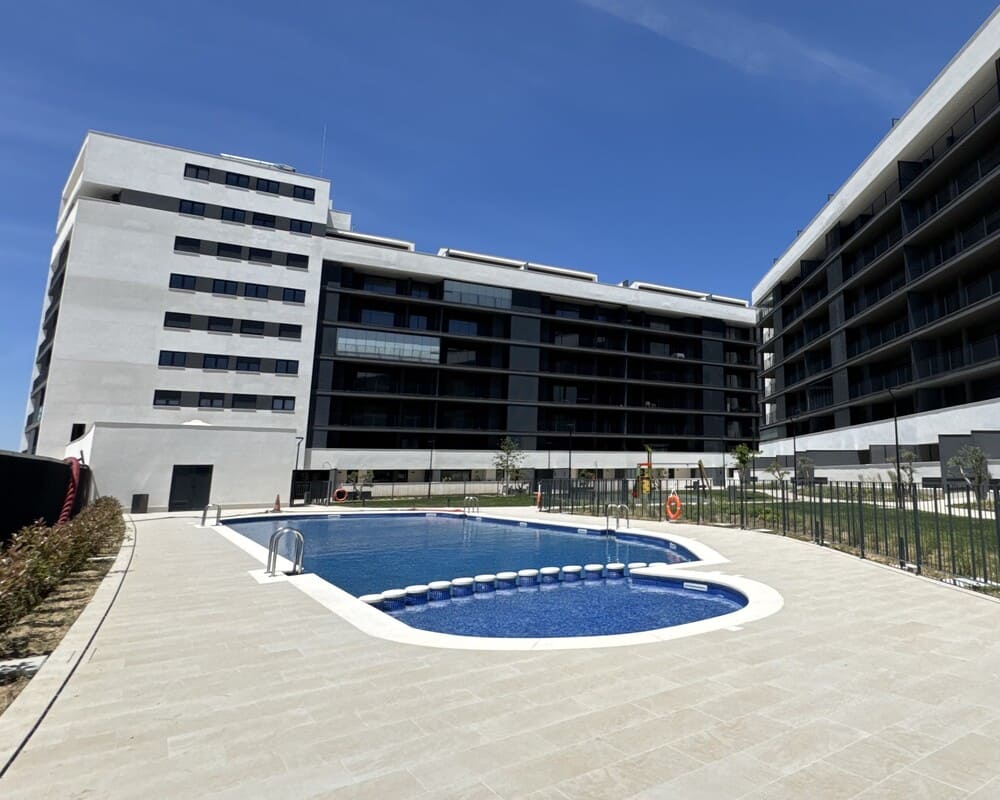 DRAGADOS PISCINAS COMUNITARIA