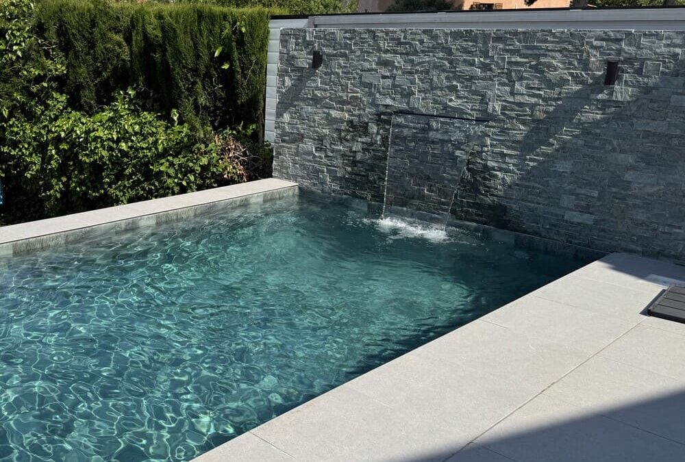Cascada en tu piscina: Todo lo que necesitas saber
