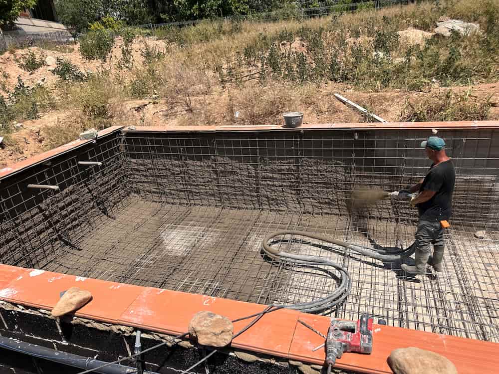 gunitado de piscina de obra particular